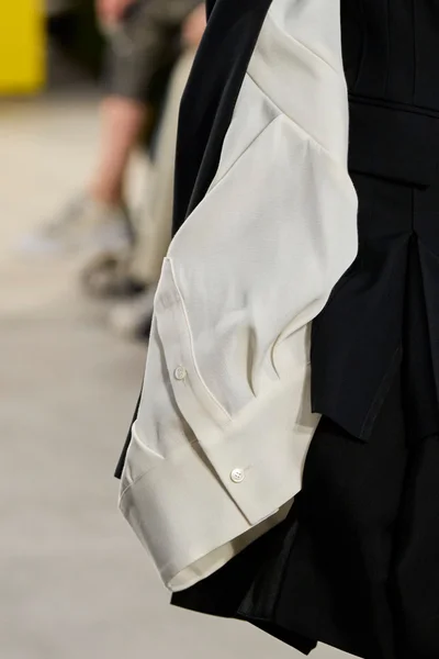 Look 14